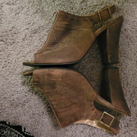 Brown Leather Women's Heels - Picture 3 of 3